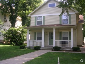 Building Photo - Walnut Shade