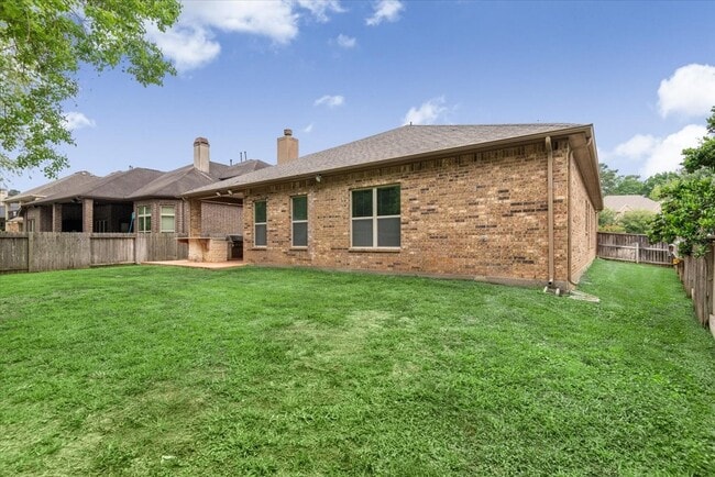 Building Photo - 23034 Creek Park Dr