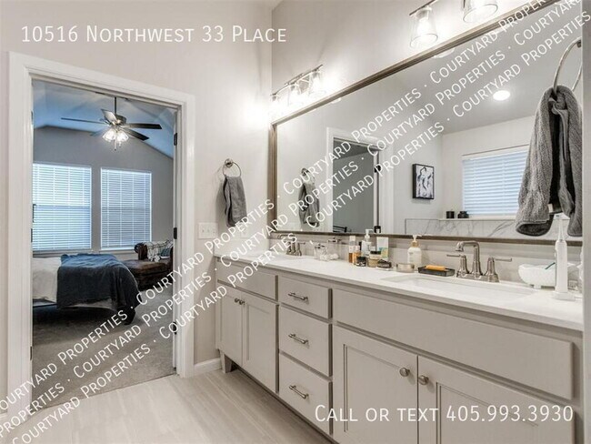 Building Photo - 10516 NW 33rd Pl