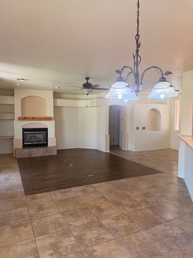 Building Photo - Great Location on Cul de Sac Lot