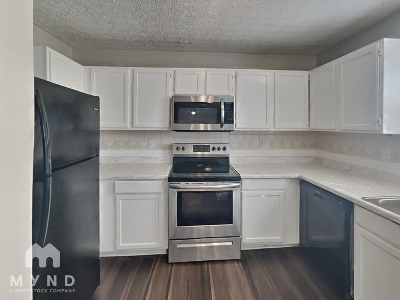 Building Photo - 3108 Olympic Club Dr