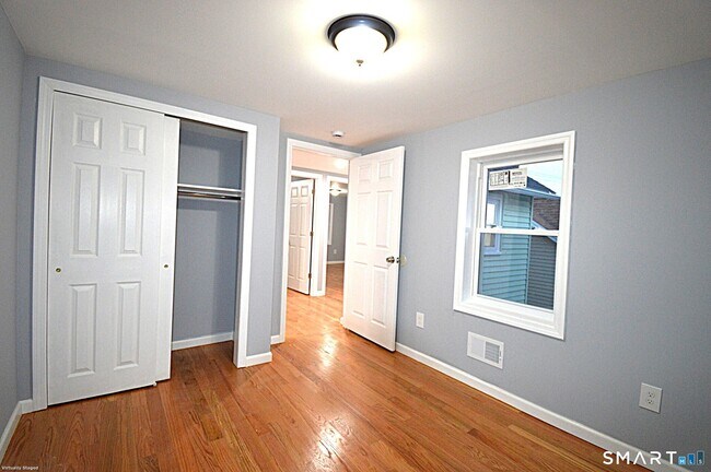 Building Photo - 17 Railroad Ave