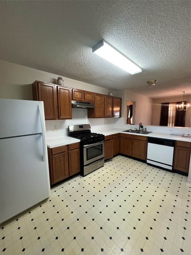 Building Photo - 4710 Salina St