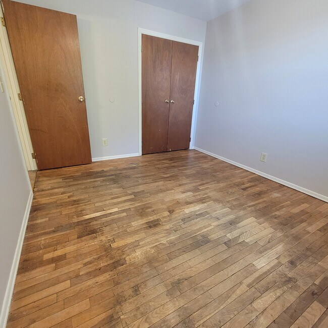 Building Photo - 1359 Chippewa Dr