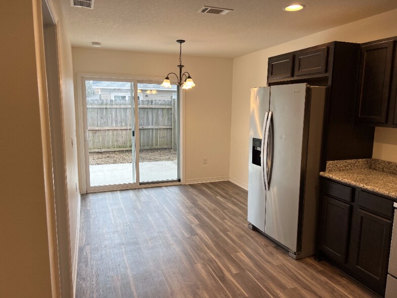 Building Photo - 10468 River Birch Dr