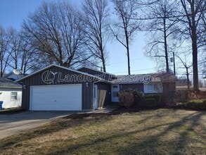 Building Photo - Split level home with updates in Amherst S...
