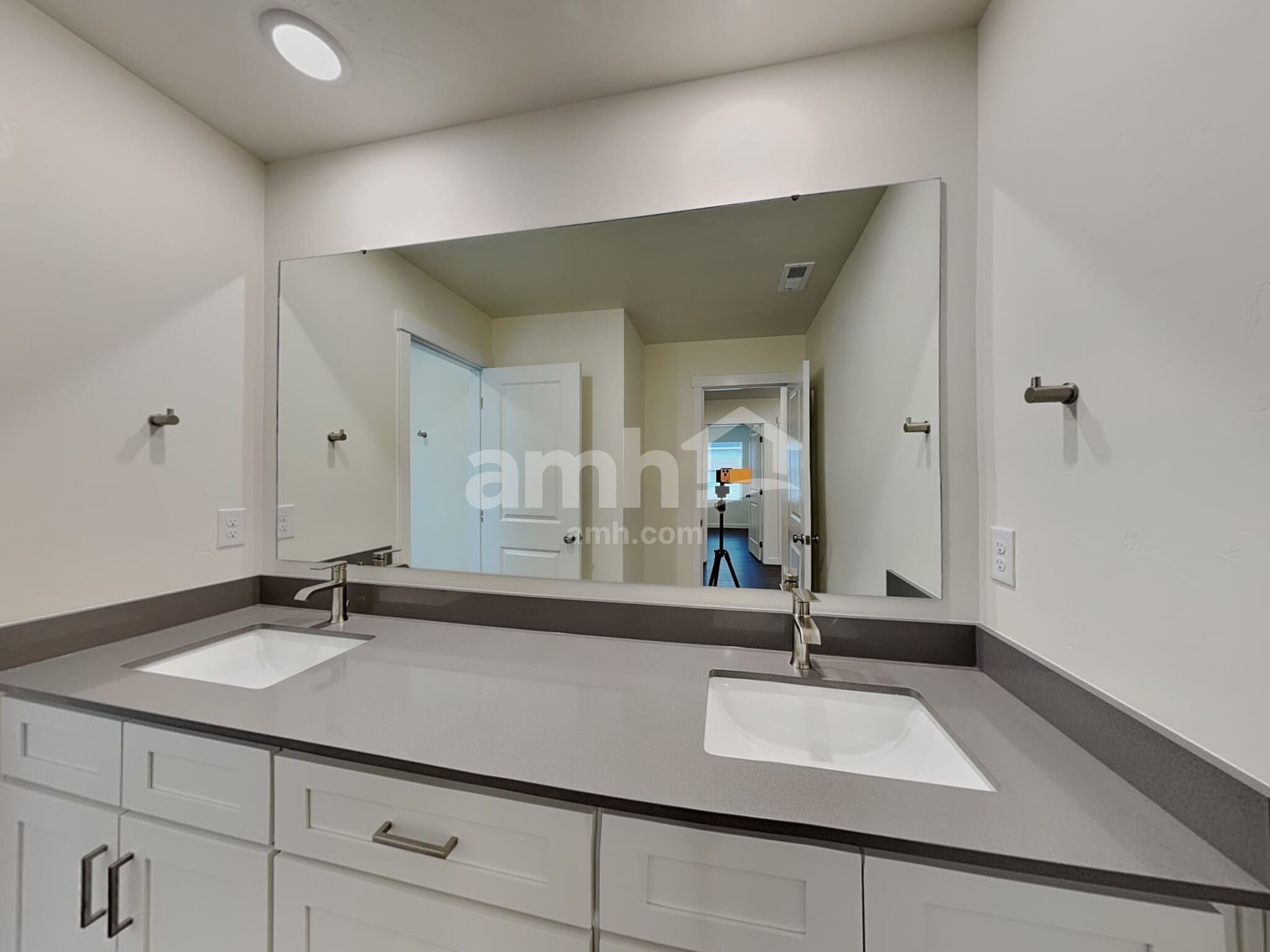 Building Photo - 9503 W Bowie Ct