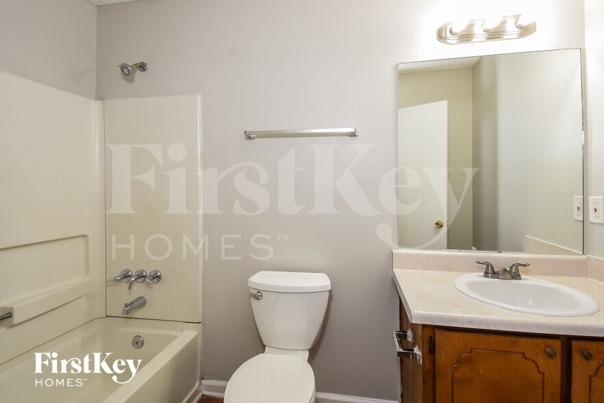 Building Photo - 7513 Old S Ln