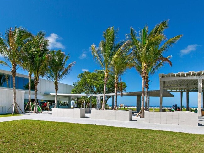Building Photo - 4660 Ocean Blvd