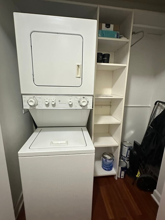 Building Photo - 30 E Huron St