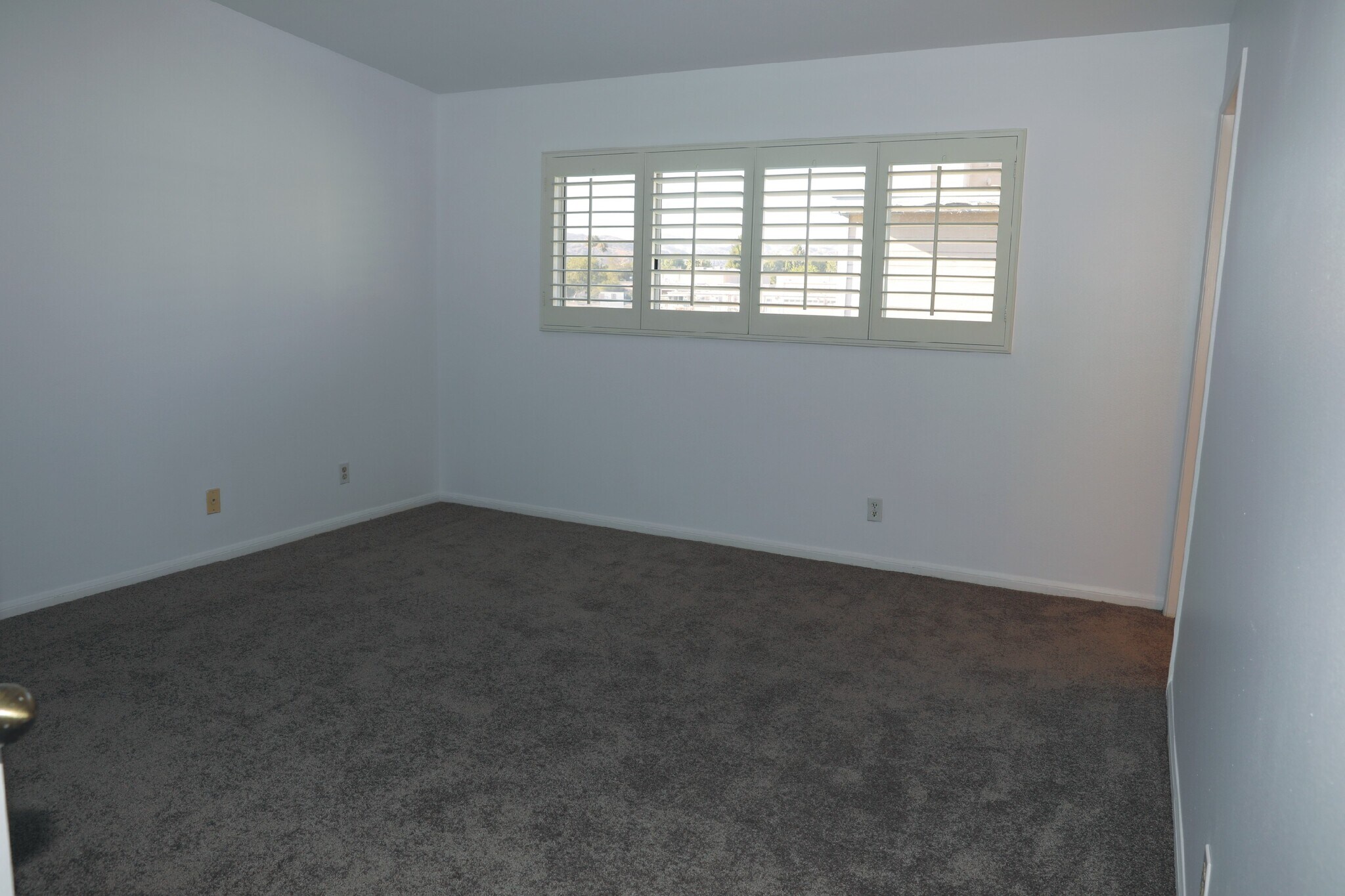 Building Photo - 9927 Independence Ave