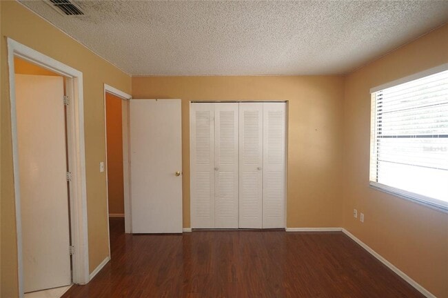 Building Photo - 10049 Lake Oak Cir