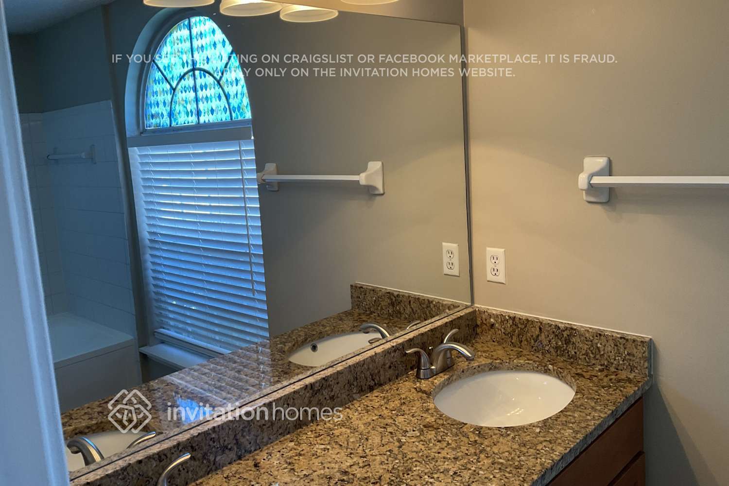 Building Photo - 12370 Carriann Cove Trail S