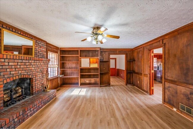 Building Photo - 4967 Macland Rd