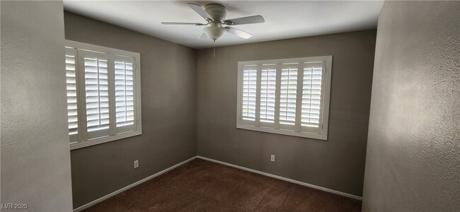 Building Photo - 190 Renville Ct