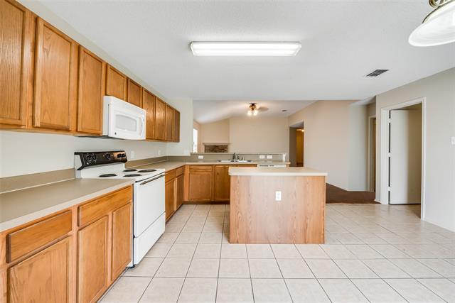 Building Photo - 1629 Thornhill Ln