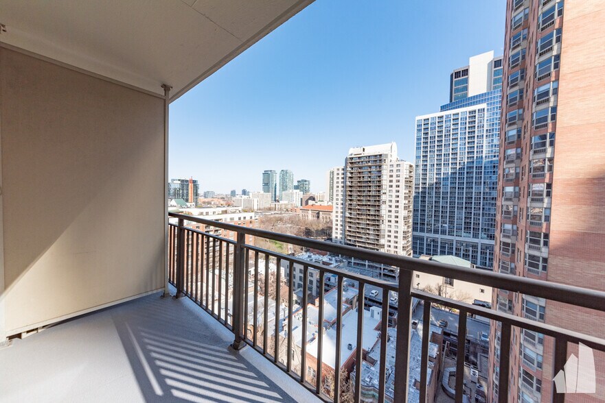 Building Photo - 21 W Chestnut St