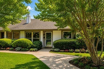 Building Photo - 13706 Flagstone Ln