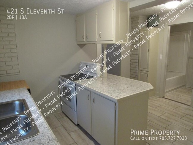 Building Photo - 421 S Eleventh St-