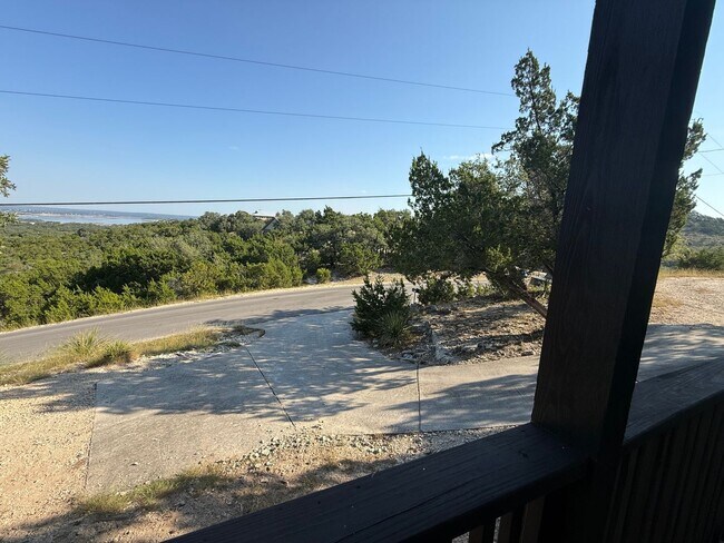 Building Photo - NEW ON MARKET (PRICE DROP!)