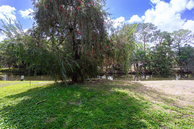 Building Photo - 202 Sparrow Dr