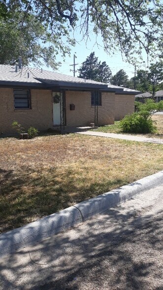 Primary Photo - 2700 3rd Ave