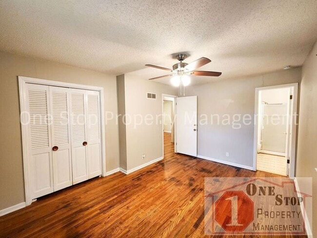 Building Photo - Beautiful 3 Bedroom 2.5 Bathroom Home in R...