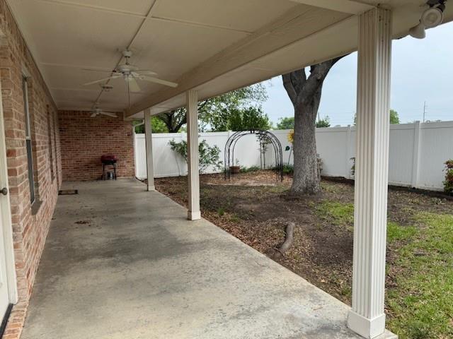 Building Photo - 106 Royal Crest Ct