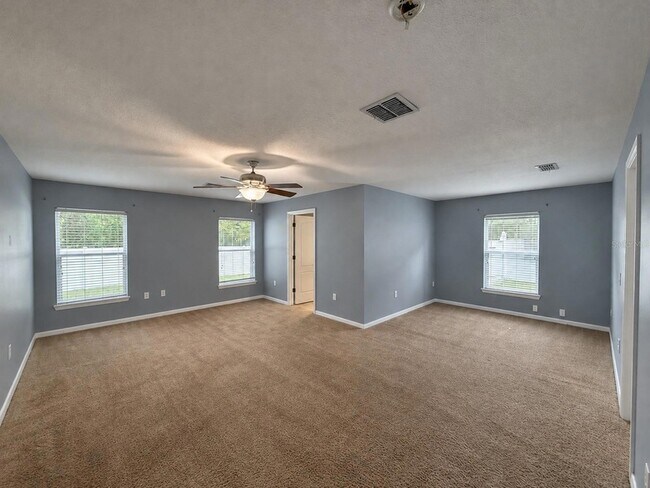 Building Photo - 895 Hacienda Cir