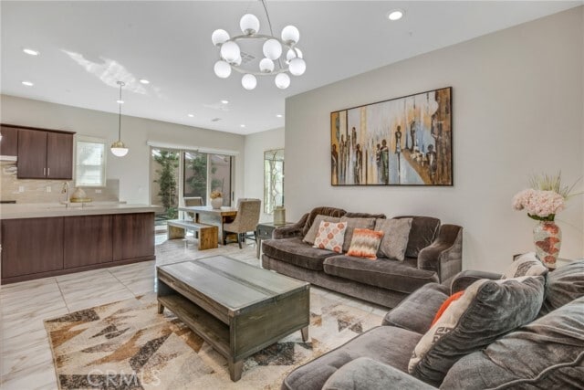 Building Photo - 783 Benchmark