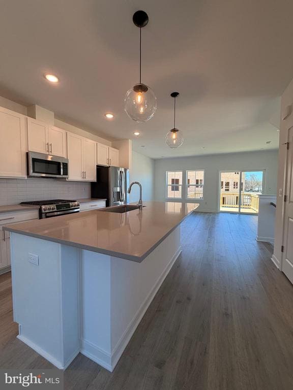 Building Photo - 38 Basswood St