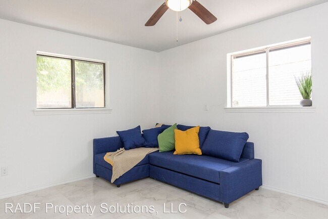 Building Photo - 3 br, 2 bath House - 1595 S. Gastel Circle