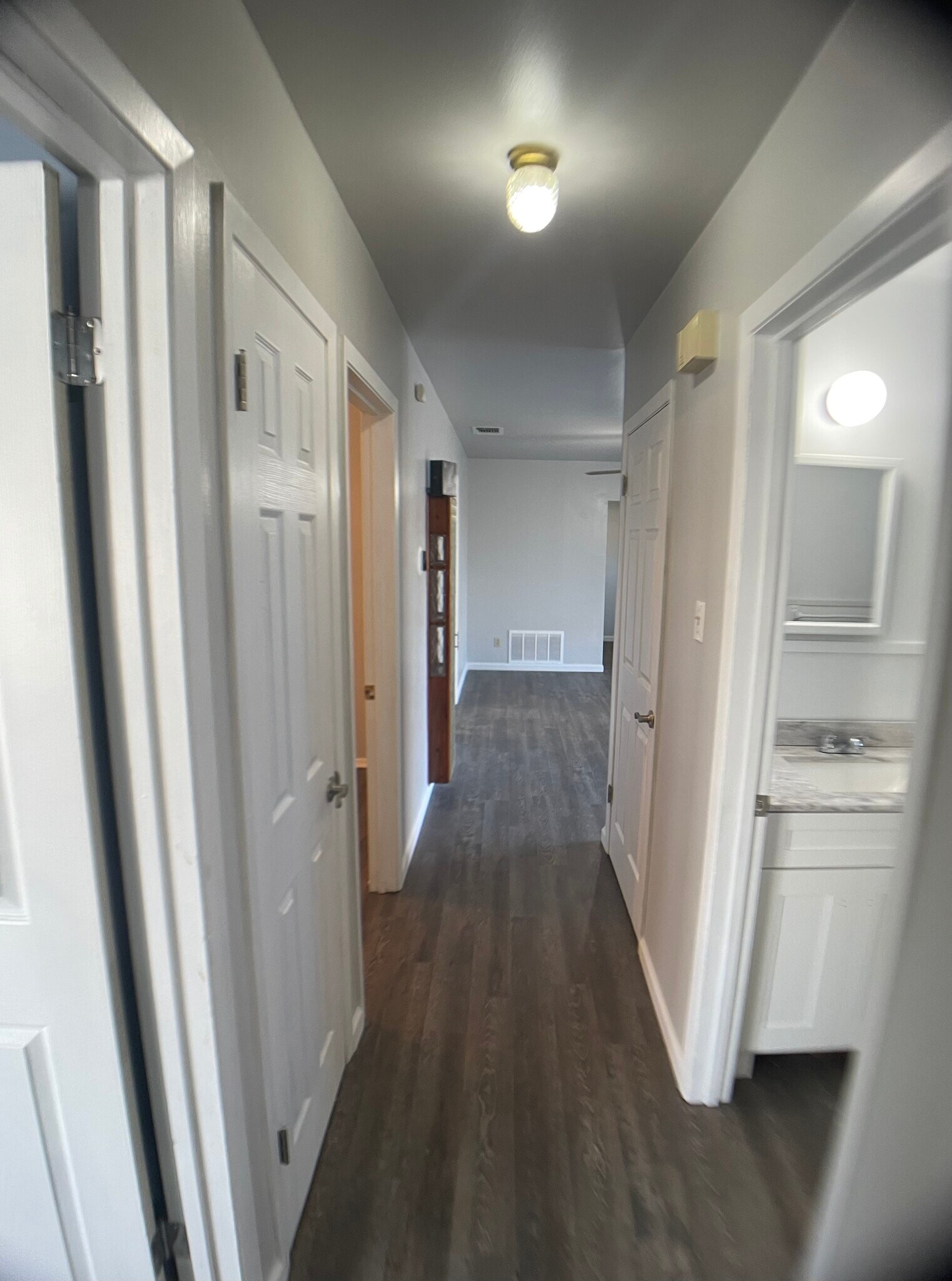 Hallway looking to living room. - 1442 Parnell Ave