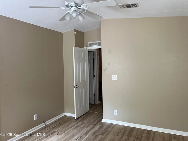 Building Photo - 2395 Coconut Palm Dr