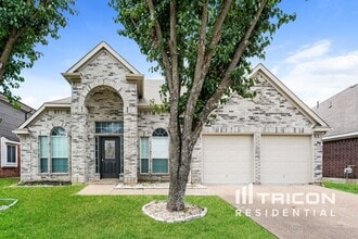 Building Photo - 521 Spicewood Dr