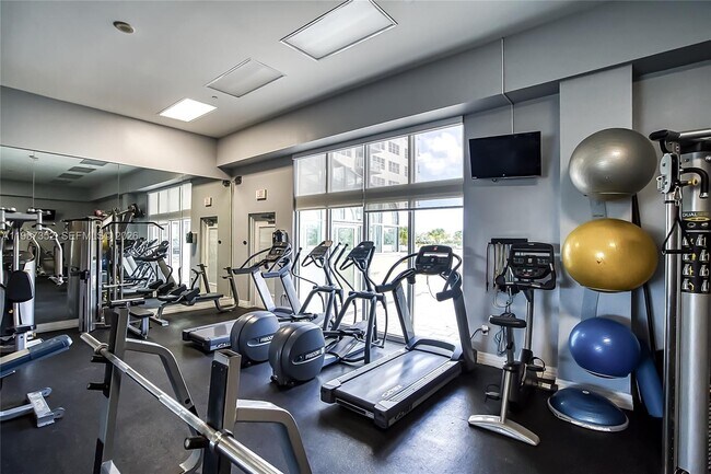 Building Photo - 6917 Collins Ave