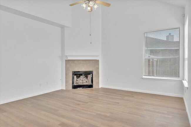 Building Photo - 1402 Grafton Ln