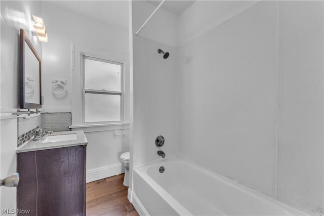 Building Photo - 3428 Altamont Ave