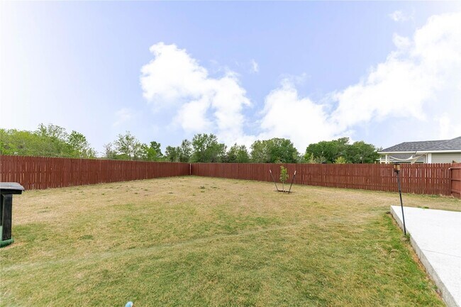 Building Photo - 303 Schuylerville Dr