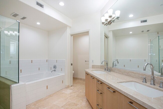 Building Photo - 476 Caruso Ave