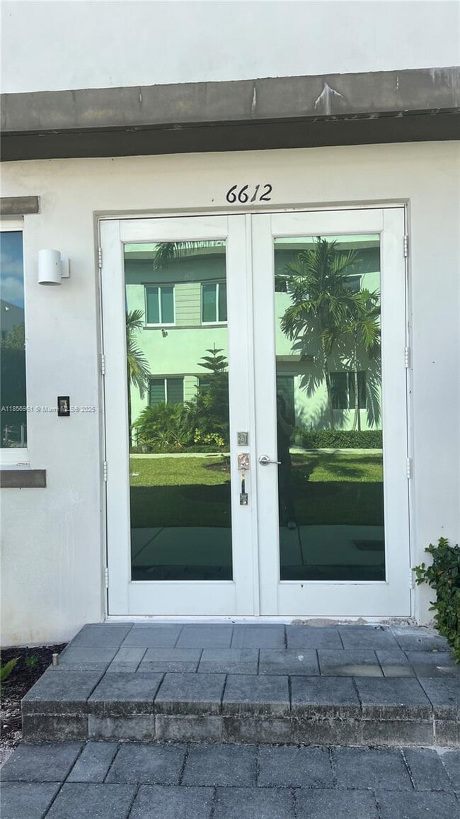 Building Photo - 6612 NW 103rd Pkwy