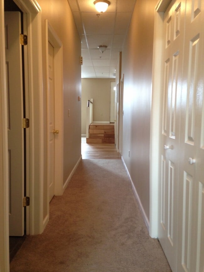 Building Photo - 494 Mill St