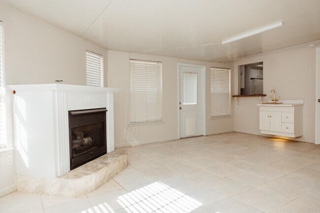 Building Photo - 410 Tanglewood Dr