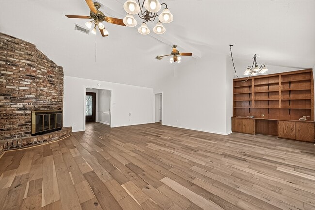 Building Photo - 12411 Pinerock Ln