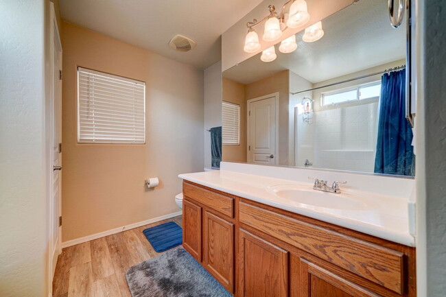 Building Photo - 41375 W Cahill Dr