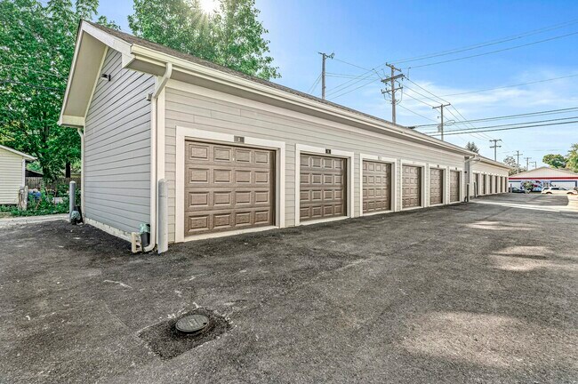 Building Photo - 260 N 10th St