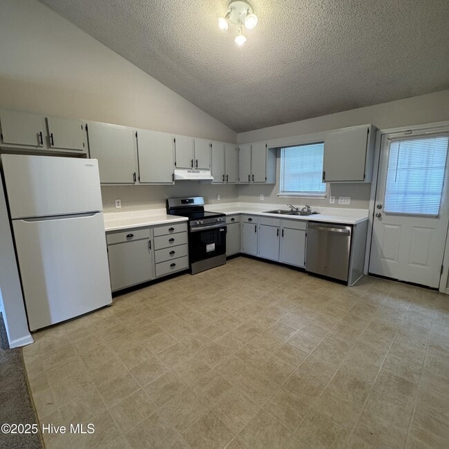 Building Photo - 4116 Bridge Ct
