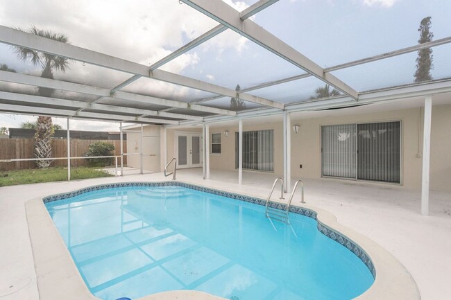 Building Photo - Rare Pool Home in Port Richey!!!