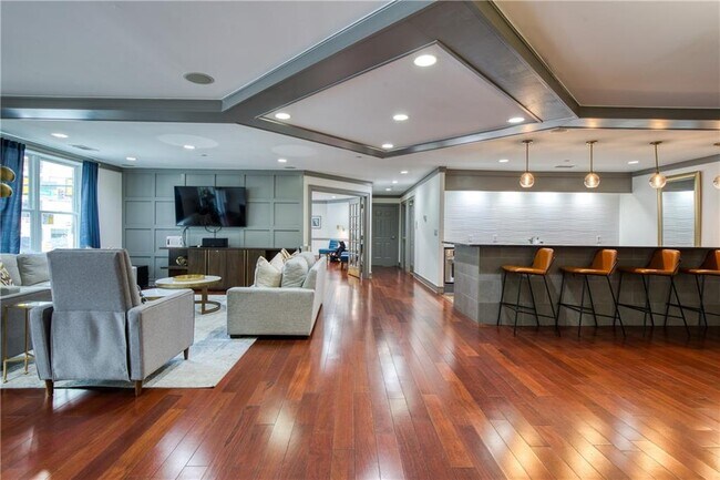 Building Photo - 1101 Juniper St NE