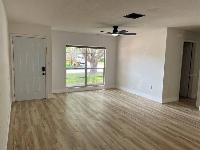 Building Photo - 5123 Brookside Ln